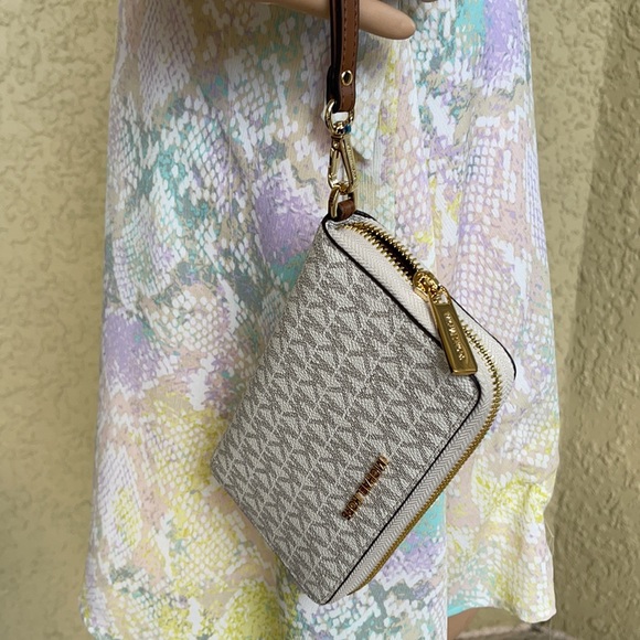 Michael Kors Jet Set Travel Lg Flat Multifunctional Phone Case-Wristlet-Wallet - Picture 16 of 16